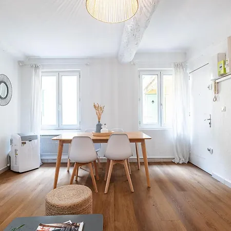 Apartamento 2 Bdr Heart Of The Old Town *