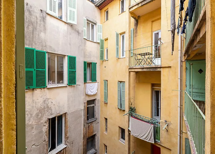 2 Bdr Heart Of The Old Town Lejlighed Nice